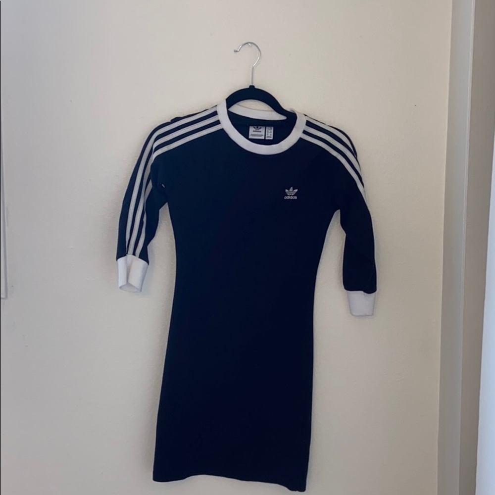 Adidas body con 3/4 sleeve dress